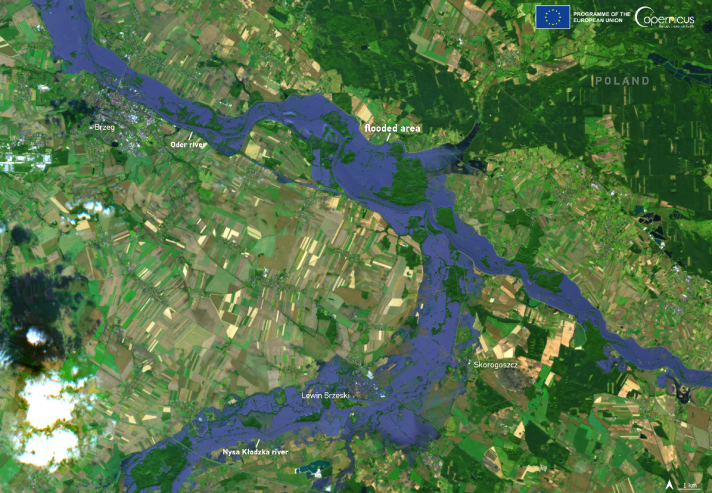 Imágenes de satélite de 18 de septiembre de 2024 que muestra áreas inundadas en azul por el desbordamiento del río Oder en Polonia. @Unión Europea, 2024, Copernicus Sentinel-2 imagery 